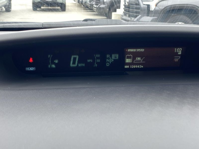 2014 Toyota Prius Plug-In BaseImage 28