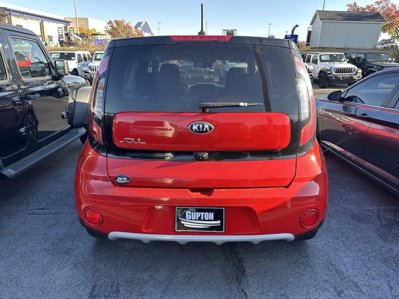 2019 Kia Soul +Image 8