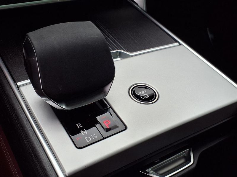 Used 2025 Land Rover Range Rover AutobiographyImage 22