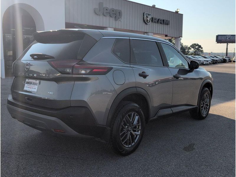Used 2023 Nissan Rogue SImage 5