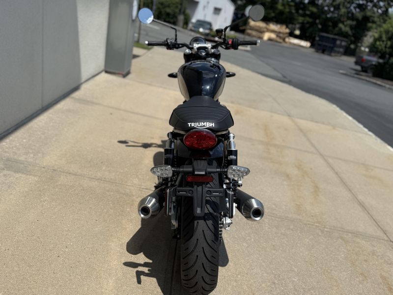 2025 Triumph SPEED TWIN 900Image 4