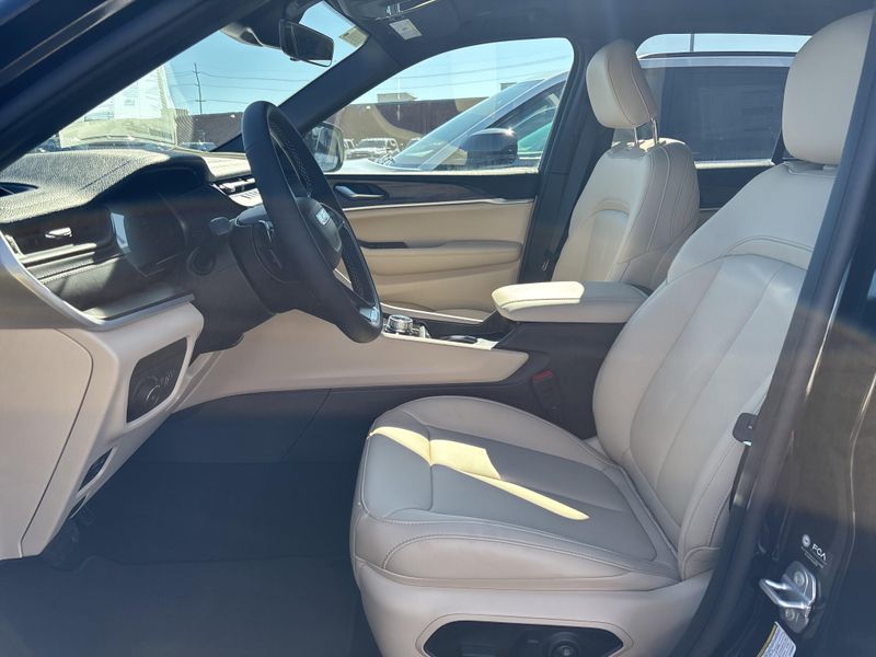 New 2026 Jeep Grand Cherokee Limited 4x4Image 28