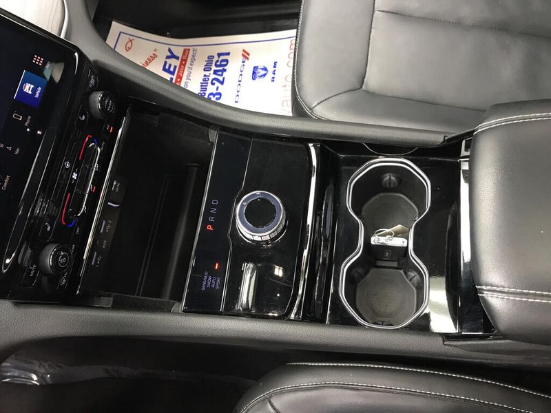 Used 2022 Jeep Grand Cherokee L LimitedImage 6