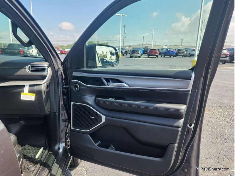 2026 Jeep Grand Wagoneer Upland 4x4