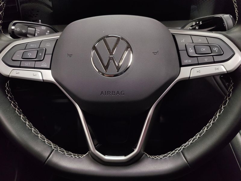 Used 2025 Volkswagen Tiguan SE AWD w/SunroofImage 27