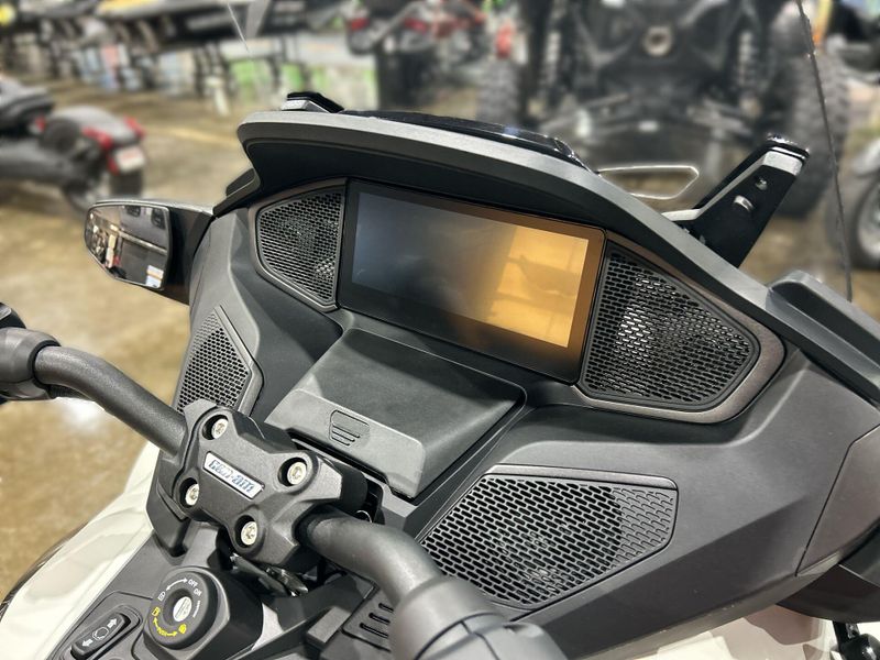 New 2026 Can-Am SPYDER RT SEA-TO-SKY (SE6) Image 26