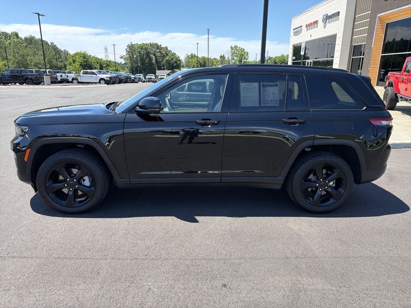 Used 2025 Jeep Grand Cherokee LimitedImage 18