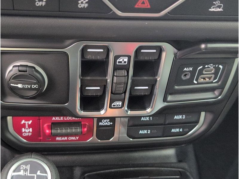 New 2025 Jeep Gladiator Mojave 4x4Image 18