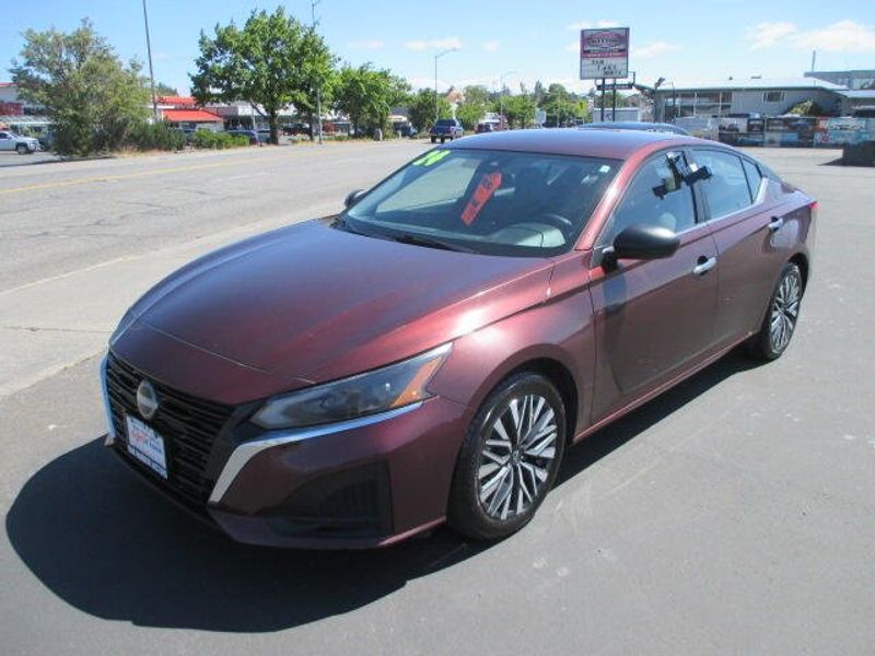 Used 2024 Nissan Altima 2.5 SVImage 2