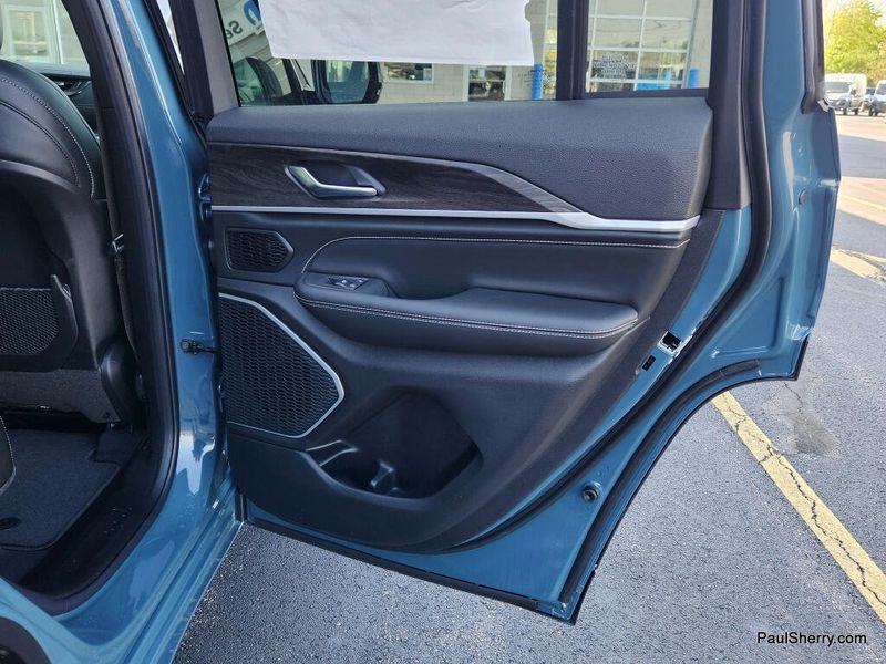 New 2026 Jeep Grand Cherokee Limited Reserve 4x4