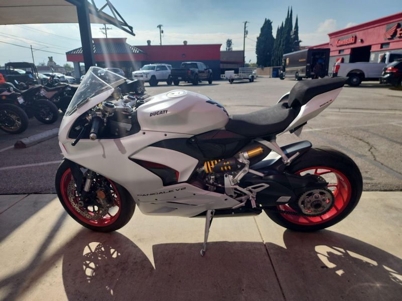 Used 2023 Ducati Panigale V2 Image 14