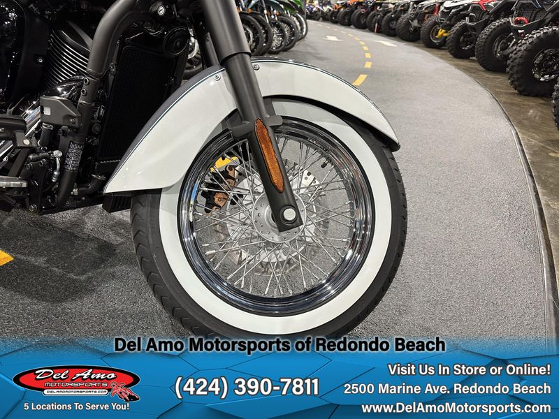 2024 Kawasaki VN900ERFAL-GY1  in a PEARL STORM GRAY/PEARL ROBOTIC WHITE exterior color. Del Amo Motorsports of Redondo Beach (424) 304-1660 delamomotorsports.com 