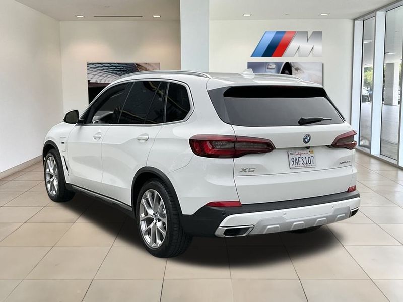 2022 BMW X5 xDrive45eImage 6