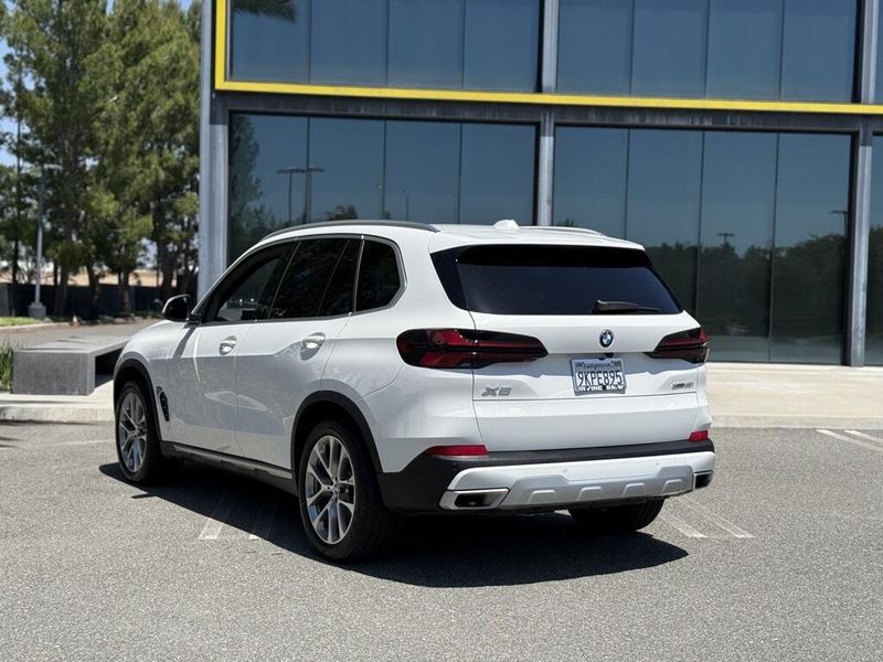 2025 BMW X5 xDrive40iImage 8