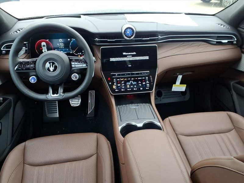 New 2026 Maserati Grecale ModenaImage 13