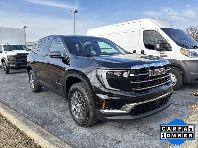 Used 2025 GMC Acadia FWD ElevationImage 3