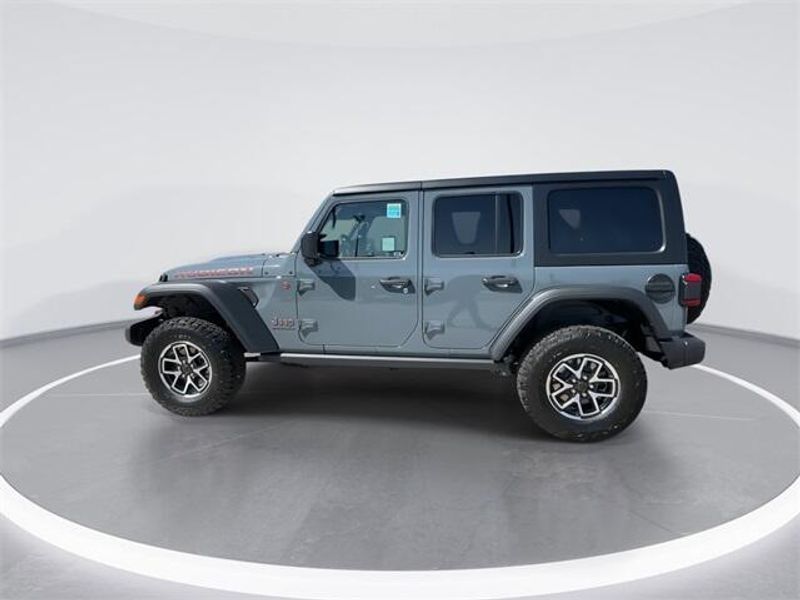 2025 Jeep Wrangler Unlimited Rubicon photo 4