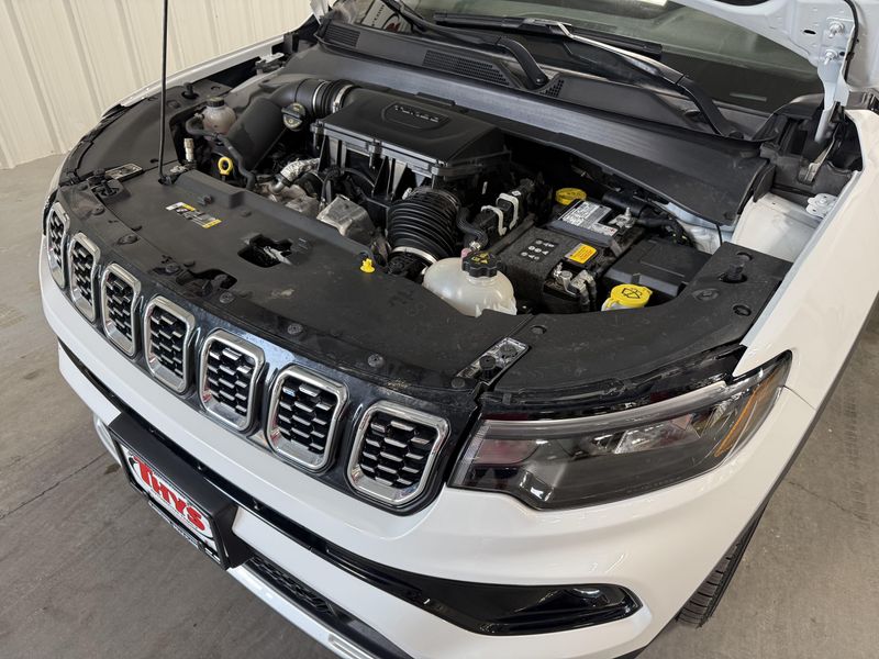 Used 2025 Jeep Compass LimitedImage 17