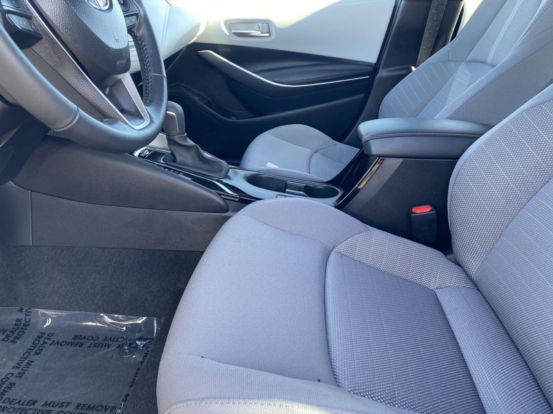 2025 Toyota Corolla SEImage 18
