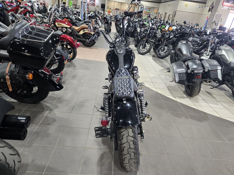 USED 2016 HARLEY DYNA STREET BOB Image 10