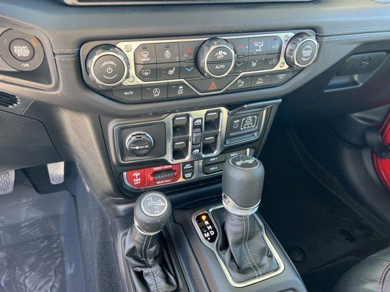 New 2026 Jeep Wrangler 4-door Rubicon XImage 24