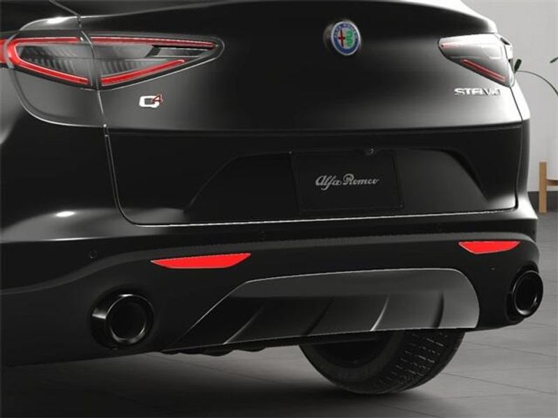 2025 Alfa Romeo Stelvio Sprint photo 16