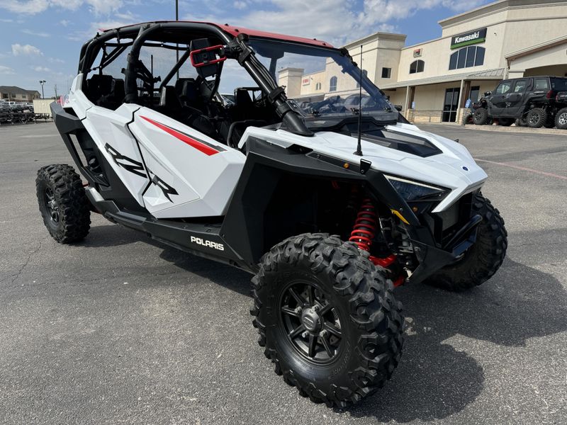 2021 POLARIS RZR PRO XP4 ULTIMATE  WHITE LIGHTNING Family PowerSports (877) 886-1997 familypowersports.com 