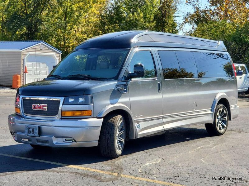 2017 GMC Savana Image 20