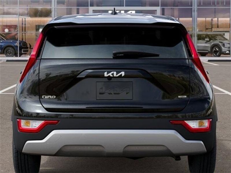 New 2025 Kia Niro LXImage 13