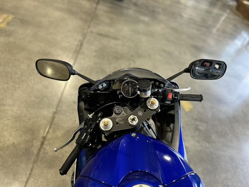 Used 2015 Yamaha YZF-R6 Image 17