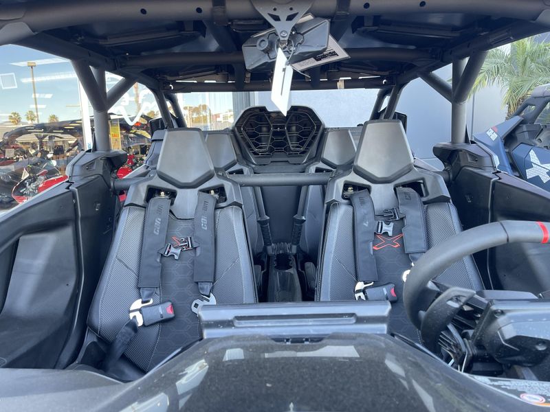 2025 Can-Am MAVERICK R MAX X 999T DCT Image 8