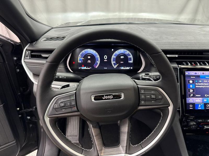 New 2025 Jeep Grand Cherokee L Limited 4x4Image 10