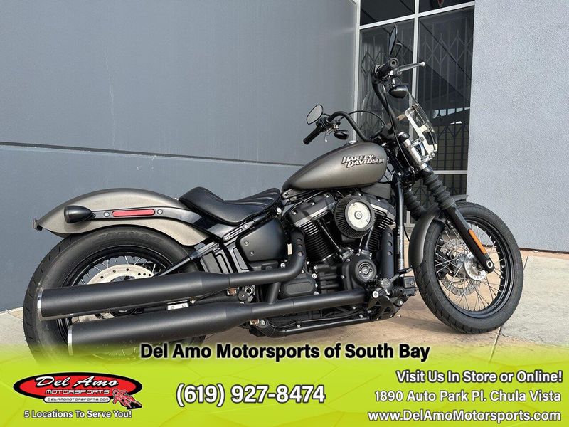 2019 Harley-Davidson SOFTAIL STREET BOB  in a BLACK/GREEN exterior color. Del Amo Motorsports of South Bay (619) 547-1937 delamomotorsports.com 