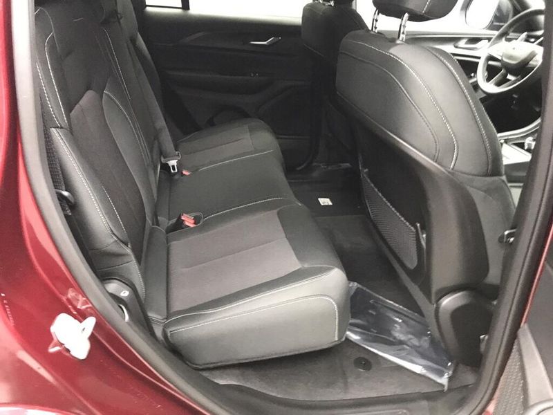 New 2026 Jeep Grand Cherokee Laredo X 4x4Image 14