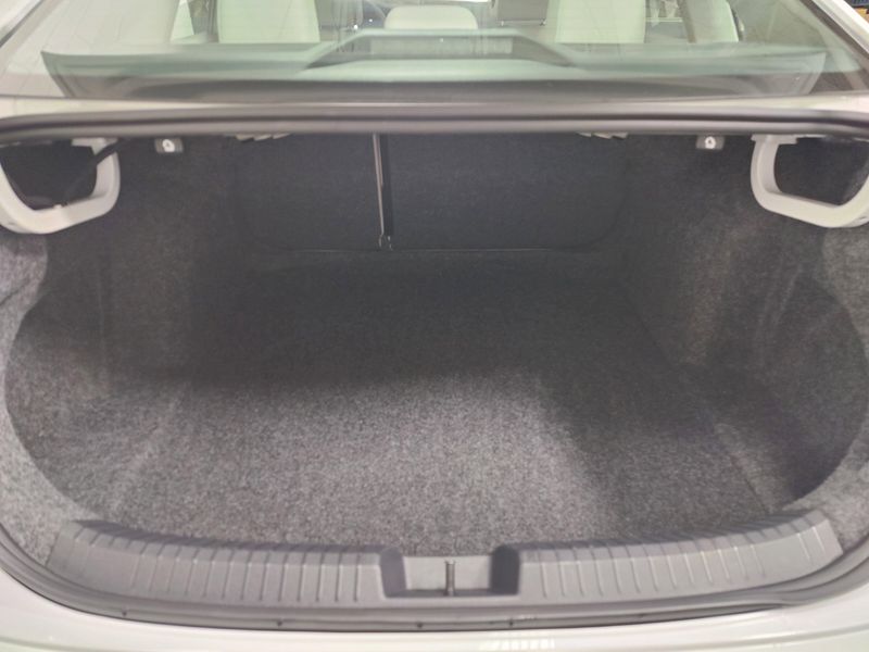 Used 2024 Volkswagen Jetta SE w/SunroofImage 26