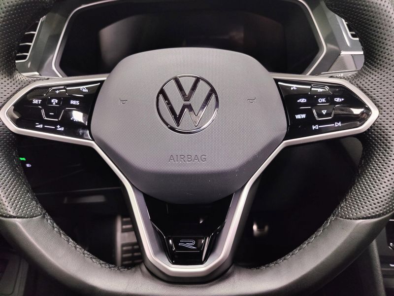 Used 2024 Volkswagen Tiguan SE AWD R-Line Black w/SunroofImage 31