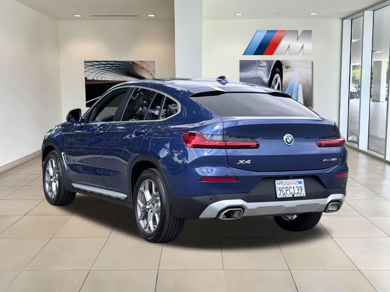 2022 BMW X4 xDrive30iImage 6