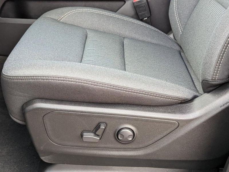 2023 RAM 1500 Big Horn Crew Cab 4x4 5
