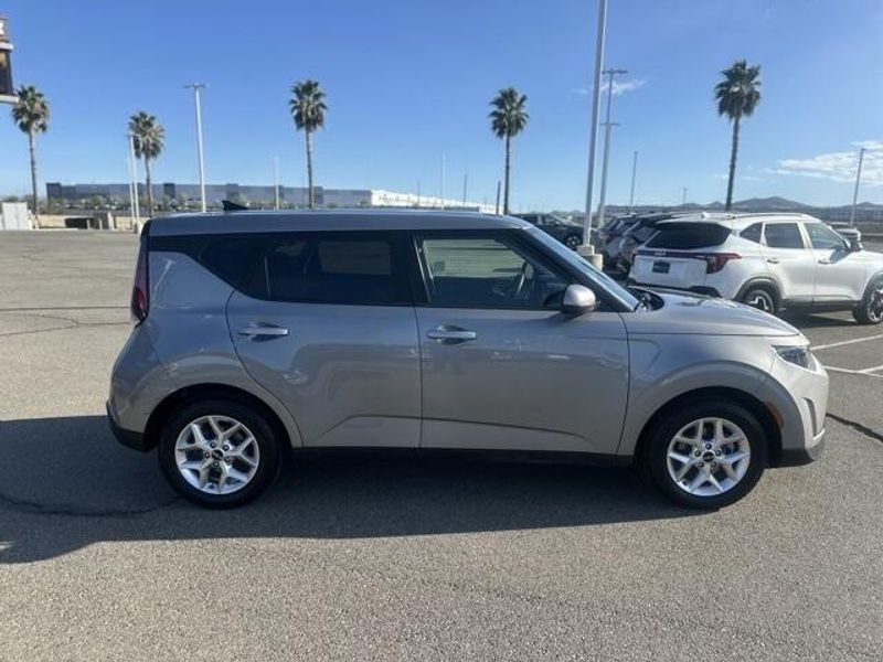 Used 2023 Kia Soul LXImage 6