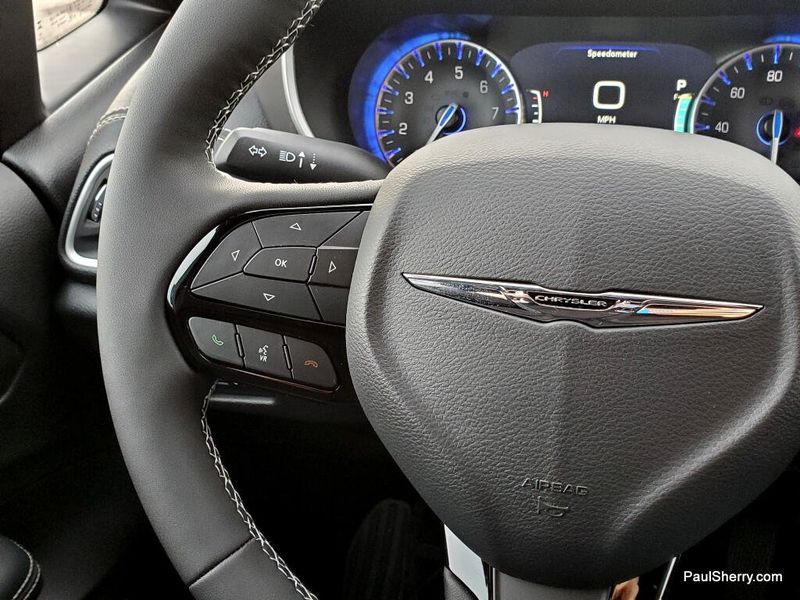 New 2026 Chrysler Pacifica Select