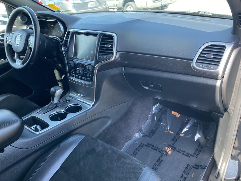 2017 Jeep Grand Cherokee AltitudeImage 11