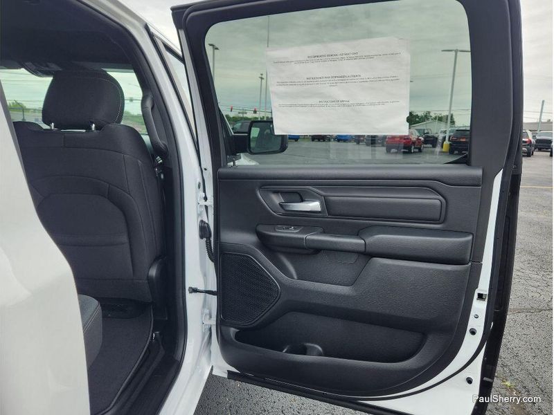 New 2026 RAM 1500 Express Crew Cab 4x4 5'7' Box