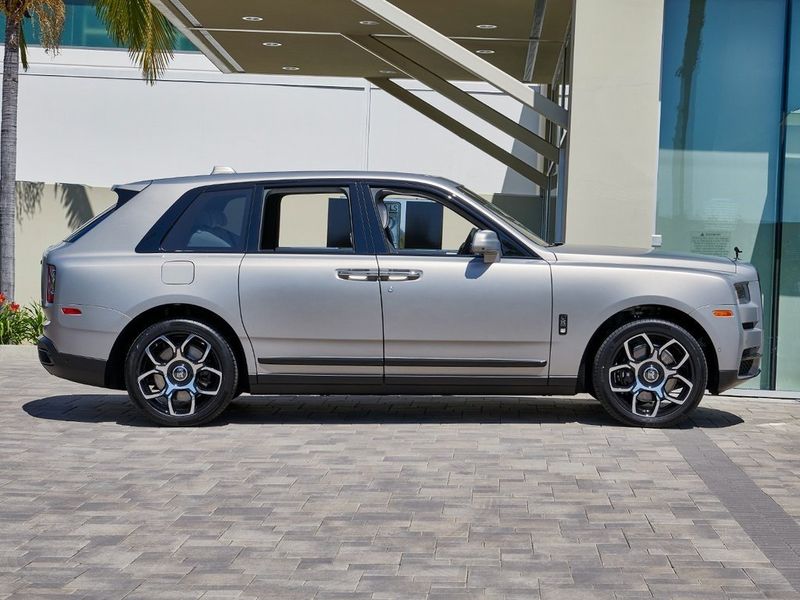 2024 Rolls-Royce Cullinan Image 9