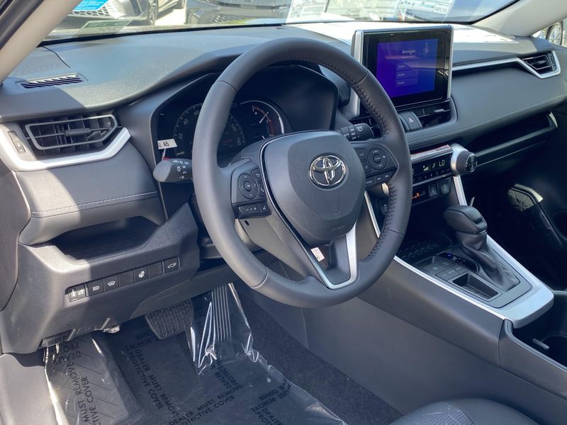 2025 Toyota RAV4 XLEImage 13