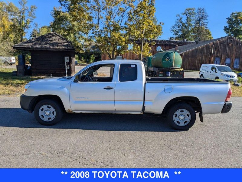 2008 Toyota Tacoma photo 2