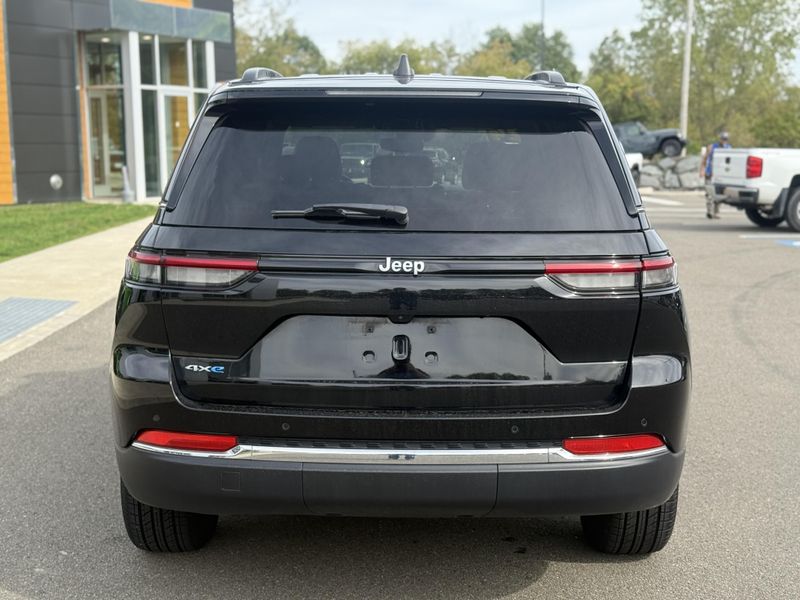 2024 Jeep Grand Cherokee Limited 4xe photo 3