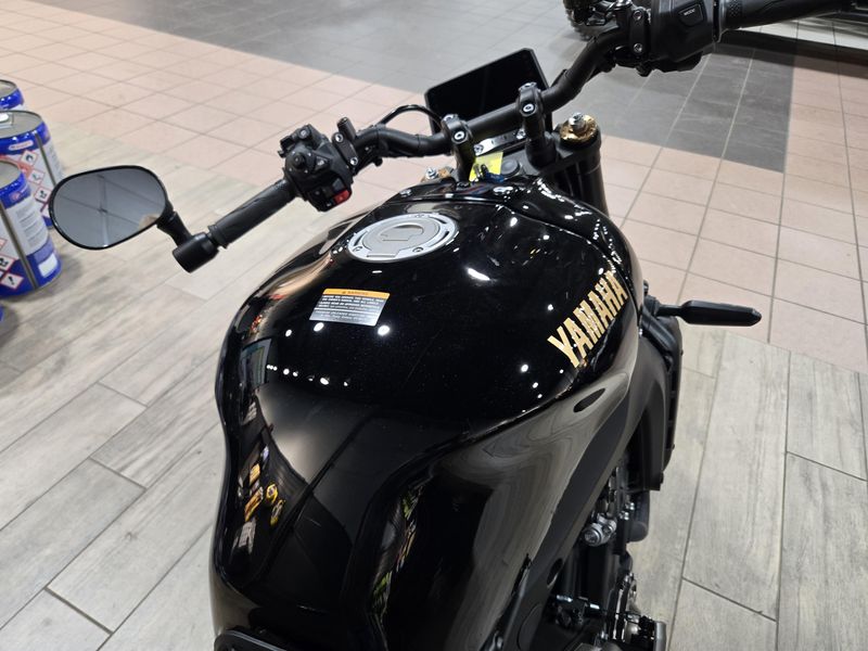 New 2025 Yamaha XSR900 RAVEN Image 18
