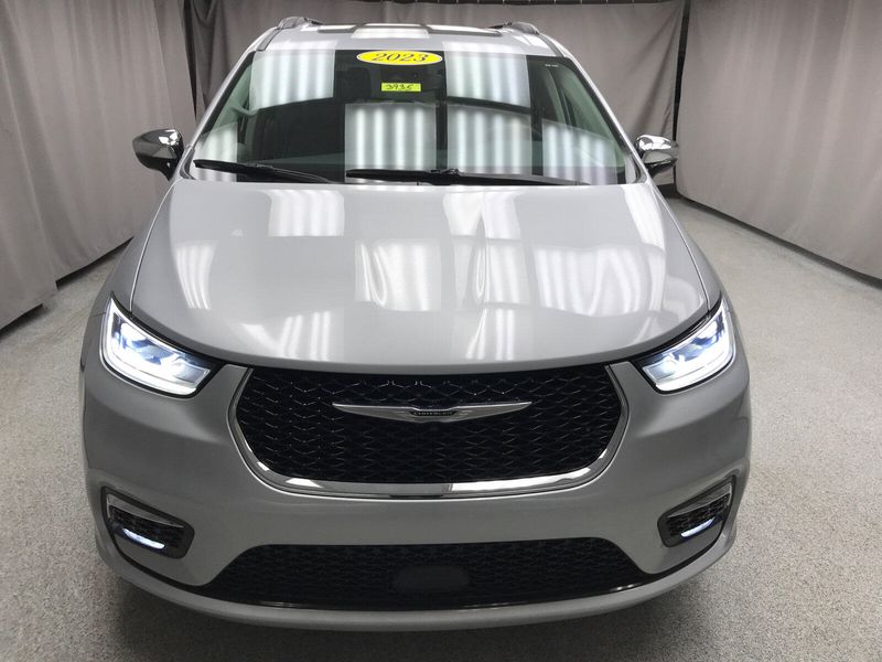 2023 Chrysler Pacifica LimitedImage 23
