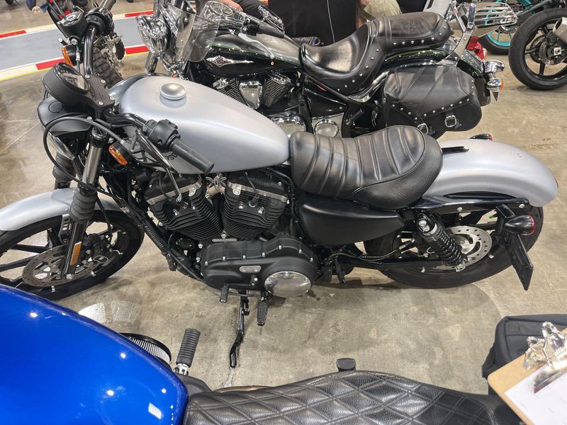 Used 2020 Harley-Davidson SPORTSTER IRON 883 Image 9