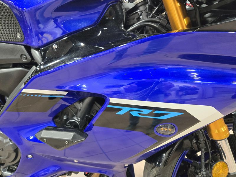 USED 2025 YAMAHA YZF R7 Image 8